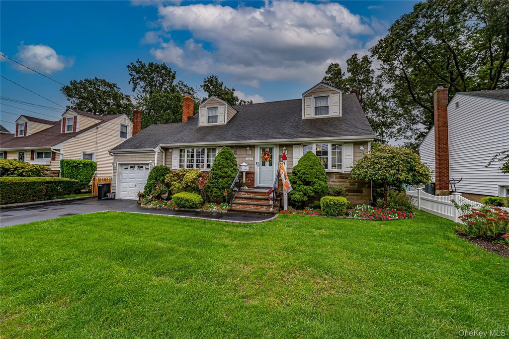 3884 Lincoln Street, Seaford, NY 11783 — exterior