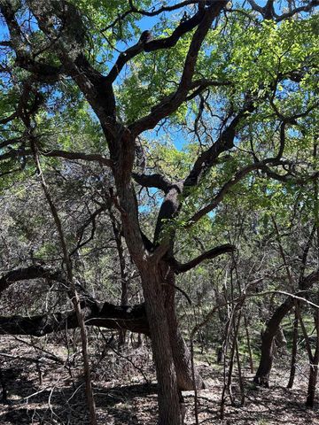 23 Heathrow LN, Wimberley, TX 78676