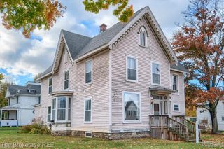 507 N Calhoun Street, Lapeer, MI 48446