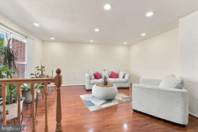 10 MACCONNACHY SQ, Baltimore, MD 21207