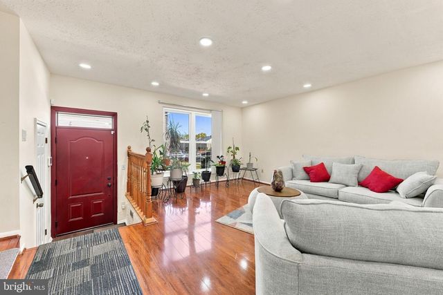 10 MACCONNACHY SQ, Baltimore, MD 21207