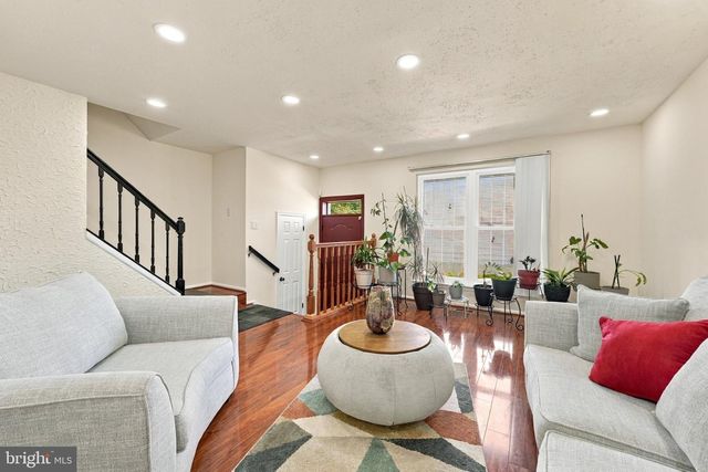 10 MACCONNACHY SQ, Baltimore, MD 21207