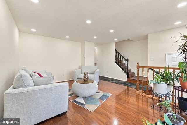 10 MACCONNACHY SQ, Baltimore, MD 21207