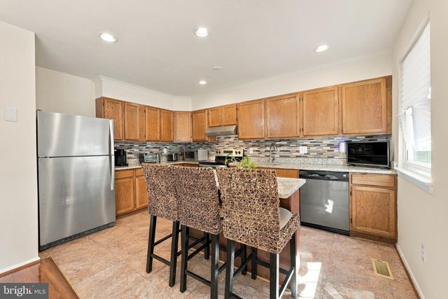 10 MACCONNACHY SQ, Baltimore, MD 21207