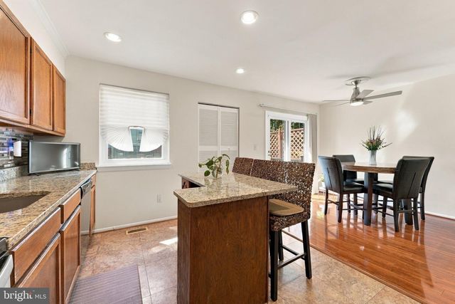 10 MACCONNACHY SQ, Baltimore, MD 21207