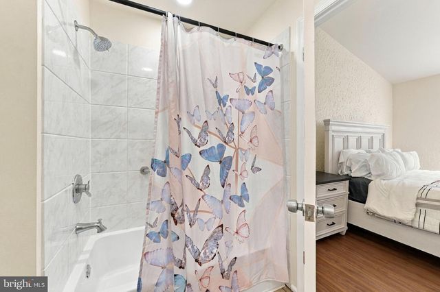 10 MACCONNACHY SQ, Baltimore, MD 21207