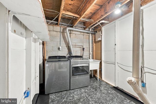 10 MACCONNACHY SQ, Baltimore, MD 21207