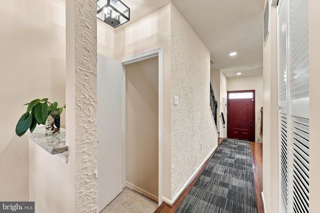 10 MACCONNACHY SQ, Baltimore, MD 21207