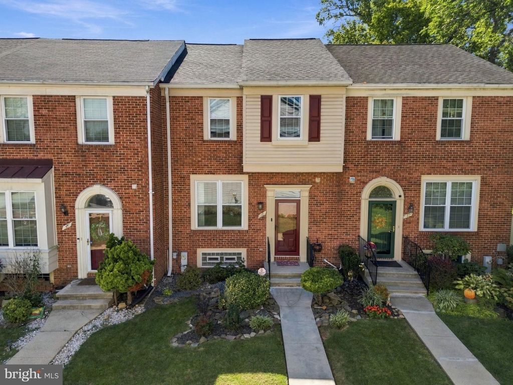 10 MACCONNACHY SQ, Baltimore, MD 21207
