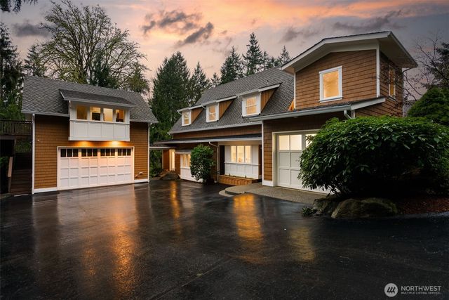 8803 NE Koura Road, Bainbridge Island, WA 98110
