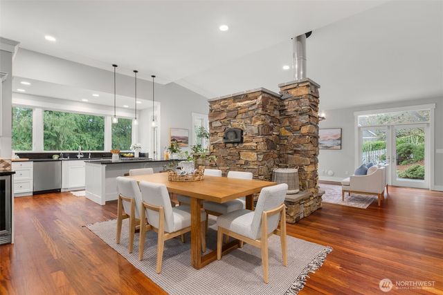 8803 NE Koura Road, Bainbridge Island, WA 98110