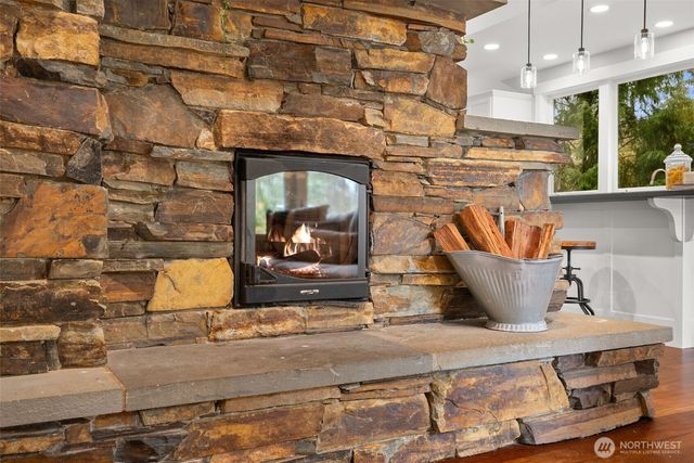 8803 NE Koura Road, Bainbridge Island, WA 98110