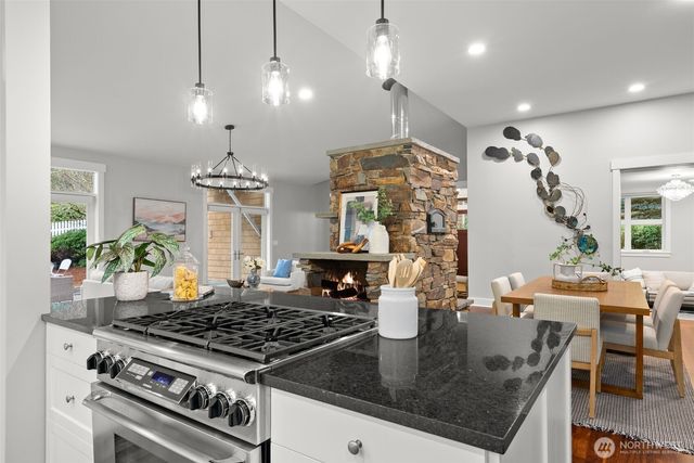 8803 NE Koura Road, Bainbridge Island, WA 98110