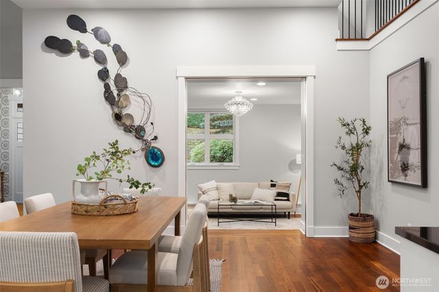 8803 NE Koura Road, Bainbridge Island, WA 98110