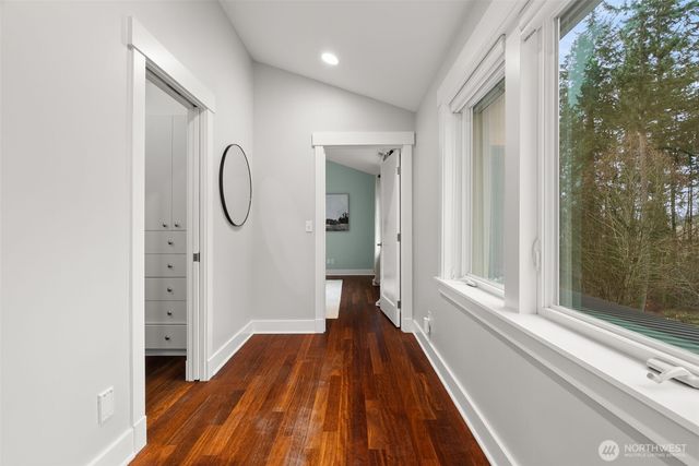 8803 NE Koura Road, Bainbridge Island, WA 98110