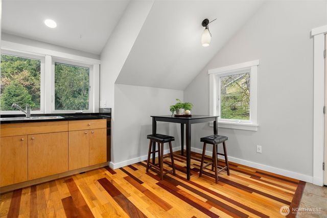 8803 NE Koura Road, Bainbridge Island, WA 98110