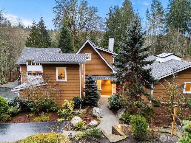 8803 NE Koura Road, Bainbridge Island, WA 98110
