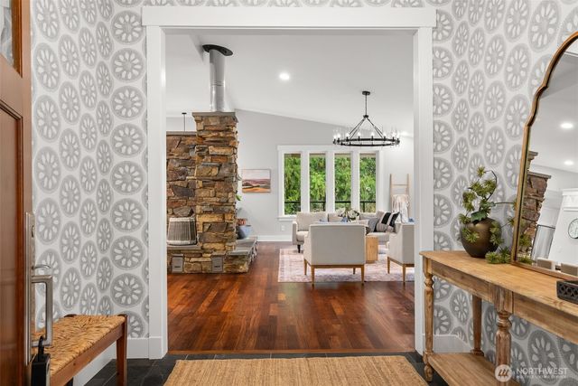 8803 NE Koura Road, Bainbridge Island, WA 98110