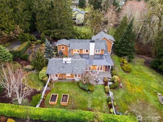 8803 NE Koura Road, Bainbridge Island, WA 98110
