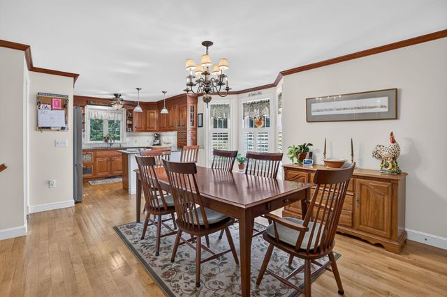 5 Suffolk Park, Nashua, NH 03063