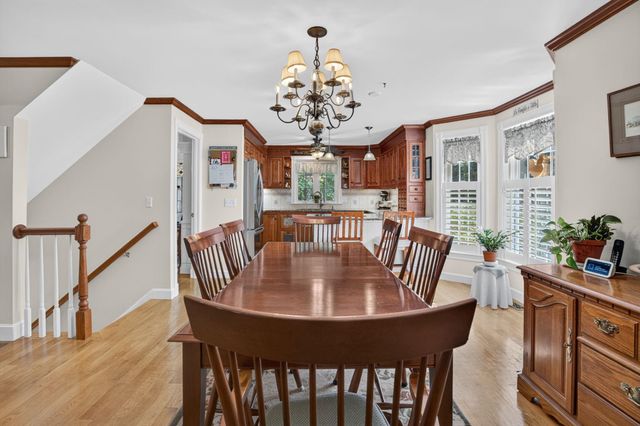 5 Suffolk Park, Nashua, NH 03063