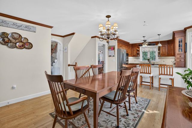 5 Suffolk Park, Nashua, NH 03063
