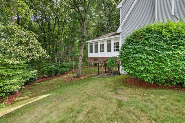 5 Suffolk Park, Nashua, NH 03063