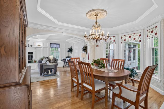 5 Suffolk Park, Nashua, NH 03063