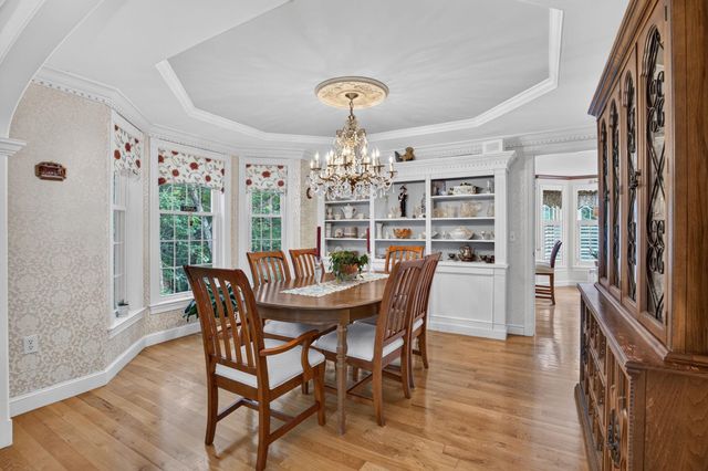 5 Suffolk Park, Nashua, NH 03063