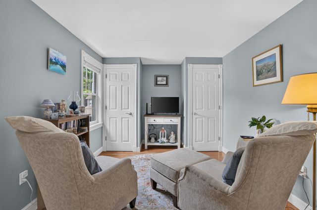 5 Suffolk Park, Nashua, NH 03063