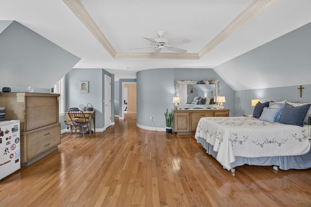 5 Suffolk Park, Nashua, NH 03063