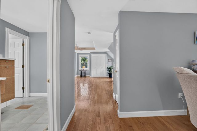 5 Suffolk Park, Nashua, NH 03063