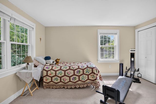 5 Suffolk Park, Nashua, NH 03063