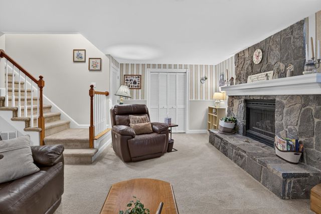 5 Suffolk Park, Nashua, NH 03063