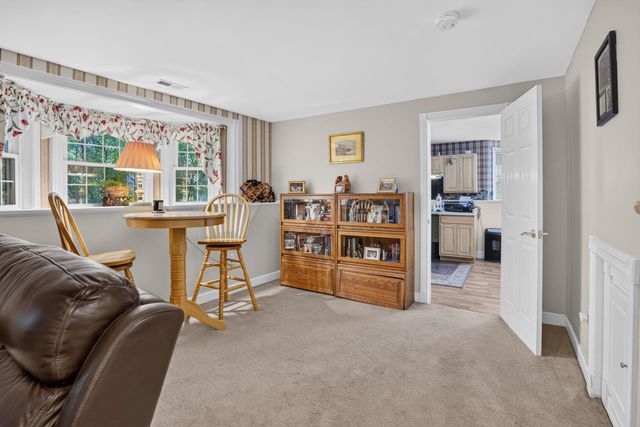5 Suffolk Park, Nashua, NH 03063