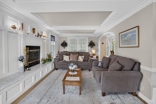 5 Suffolk Park, Nashua, NH 03063