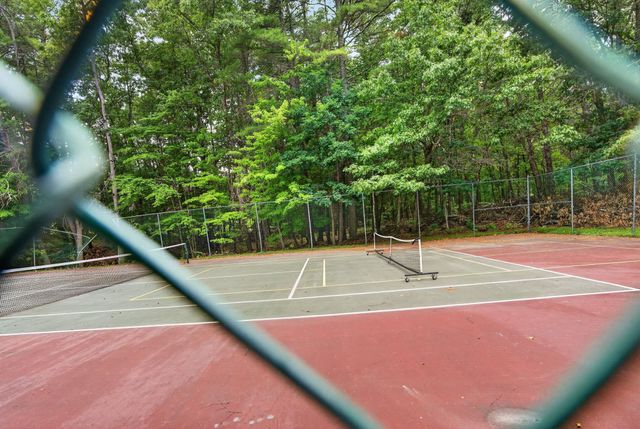 5 Suffolk Park, Nashua, NH 03063