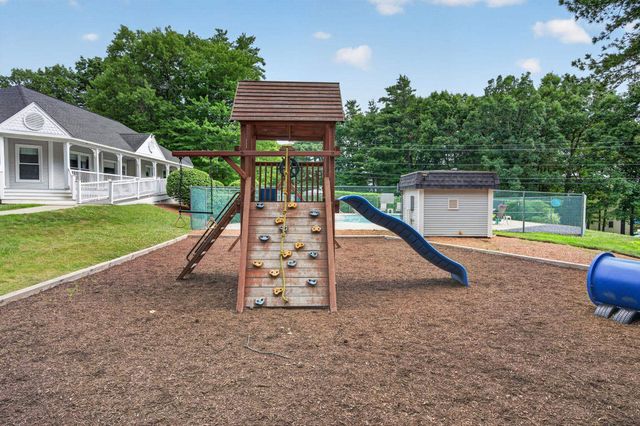 5 Suffolk Park, Nashua, NH 03063