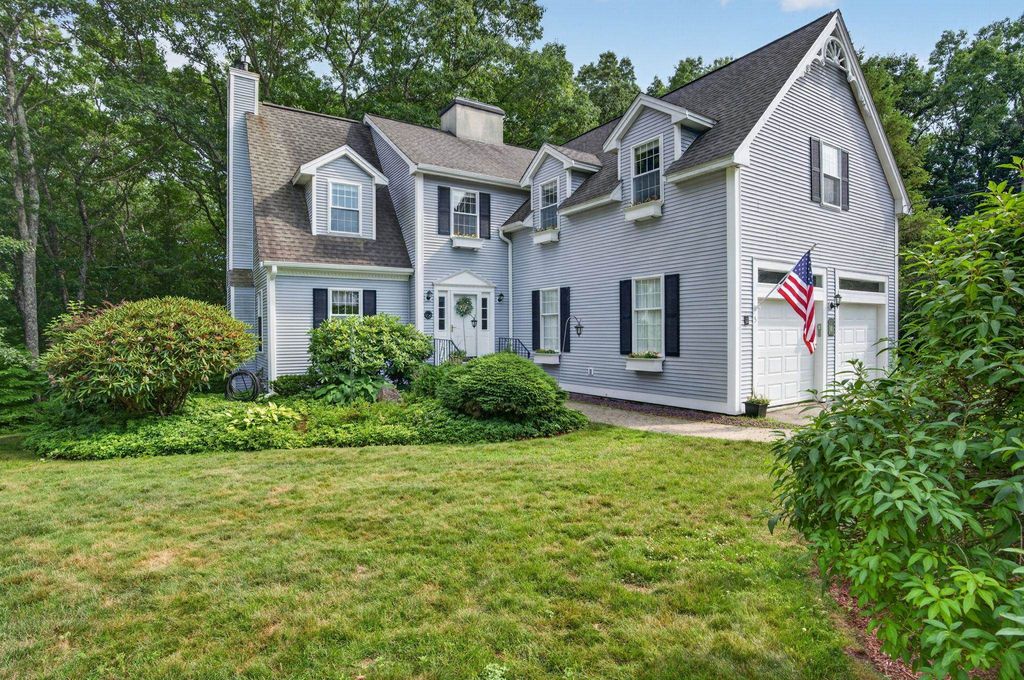 5 Suffolk Park, Nashua, NH 03063