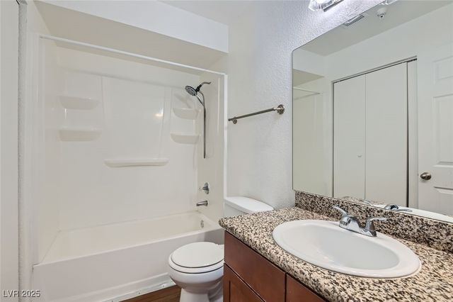 2750 South Durango Drive 2121, Las Vegas, NV 89117