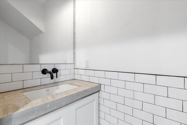 7512 Hardy DR, Austin, TX 78757