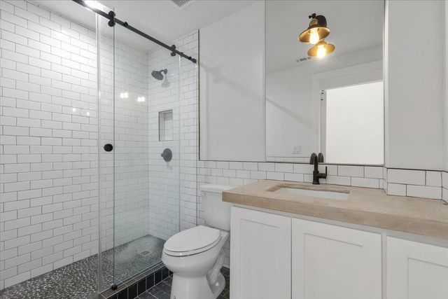 7512 Hardy DR, Austin, TX 78757