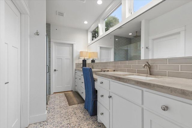 7512 Hardy DR, Austin, TX 78757