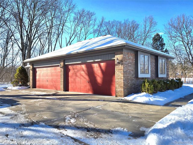 30477 Pickford Street, Livonia, MI 48152