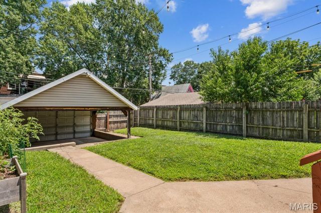 2704 Louisiana Avenue, St Louis, MO 63118