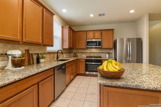 515 Secluded Grove, San Antonio, TX 78253