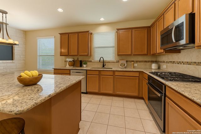 515 Secluded Grove, San Antonio, TX 78253