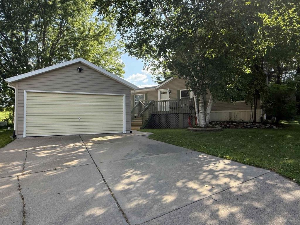 40 Fawn Drive, Wisconsin Dells, WI 53965