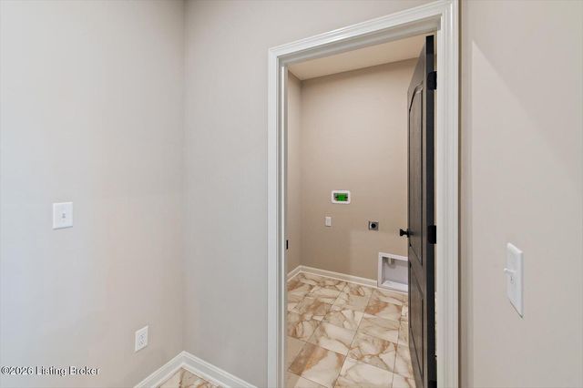 114 Dayflower Ct, Shepherdsville, KY 40165