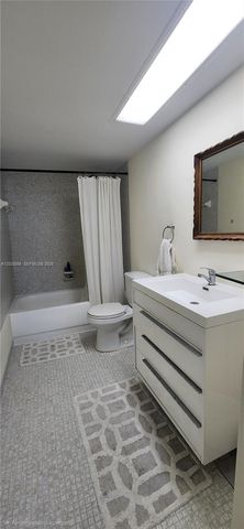 5401 Collins Avenue 1513, Miami Beach, FL 33140